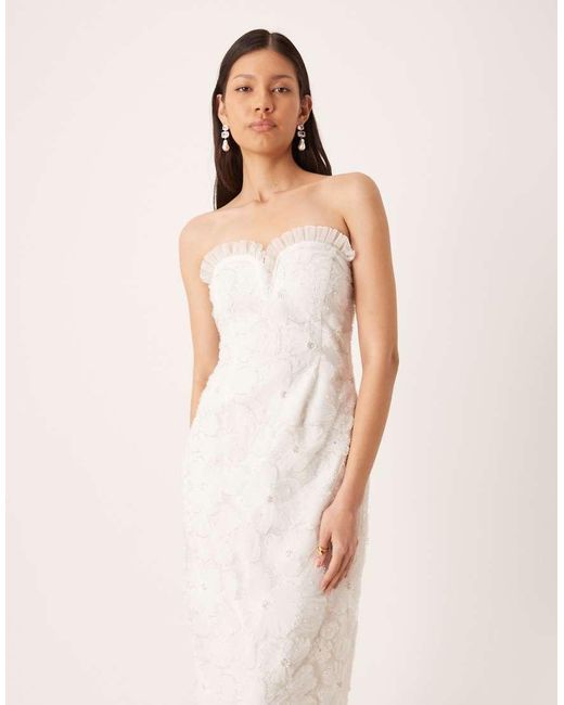 Pretty Lavish Natural Bridal Floral Tulle Beaded Sleeveless Sweetheart Frill Neck Midaxi Dress