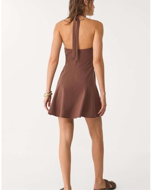 Robe courte en lin mélangé à dos nu Stradivarius en coloris Natural