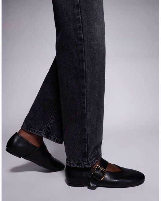 Public Desire Public Desire in het Black