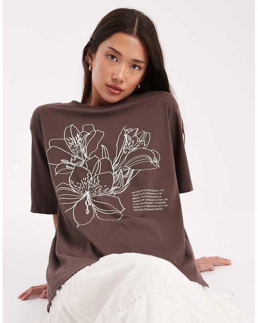 T-Shirt Oversize Con Grafica Di Ibisco di ONLY in Brown