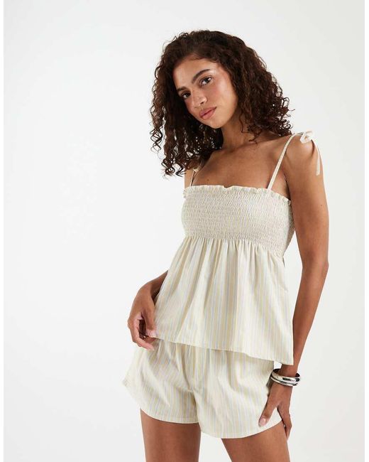 Zerah Motel de color White