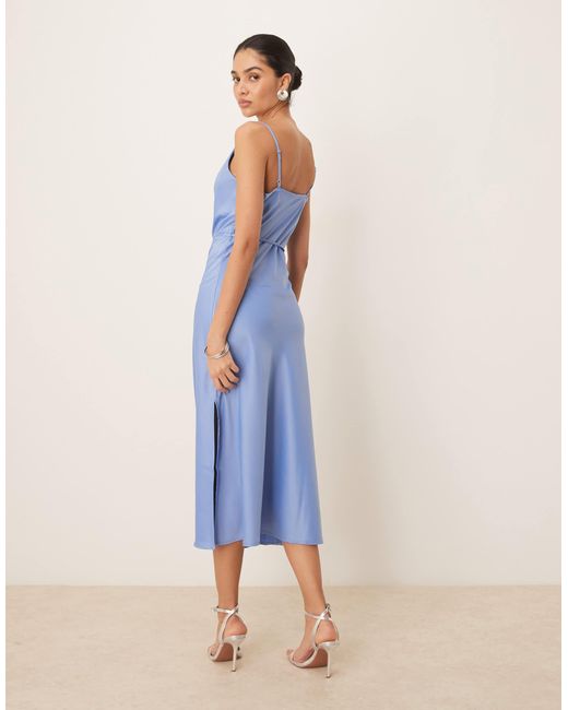 Y.A.S Blue – midi-trägerkleid aus satin