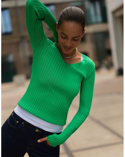 Pull col v côtelé Pull&Bear en coloris Green