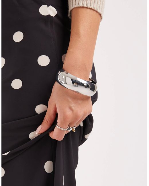 ASOS White – gepunkteter, asymmetrischer maxirock aus satin