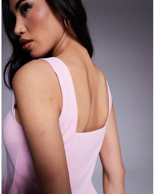 Top Con Cuello Barco Y Diseño Estructurado Ceñido En La Cintura De ASOS de color Pink