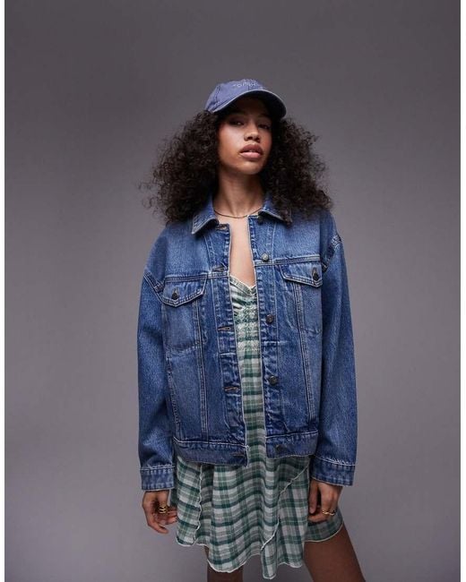 Giacca Di Jeans Oversize Medio di TOPSHOP in Blue