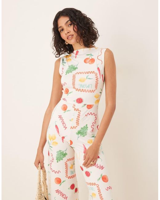 Mono Largo Sin Mangas Con Cuello Barco, Espalda Abierta Y De ASOS de color Natural