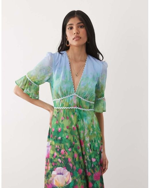 Hope & Ivy Green V Neck Frill Detail Short Sleeve Split Front Maxi Dress