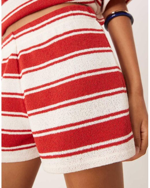 ASOS Gestreepte Minishort Met Rood En Wit, Deel Van Co-Ord Set in het Red