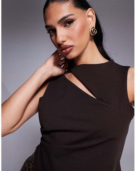 ASOS Top Met Structuur, Uitsnijding En Asymmetrische Zoom in het Black