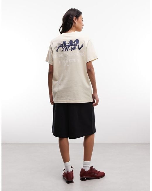 Nike Athletics in het White