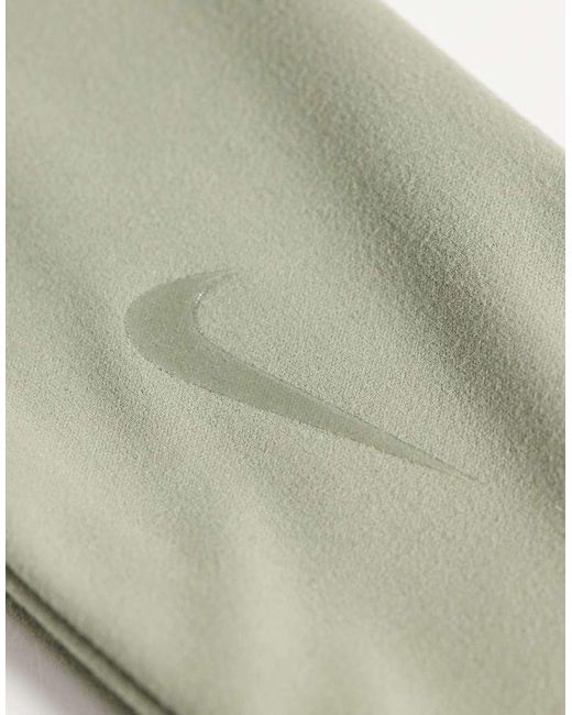 Nike di Nike in Natural
