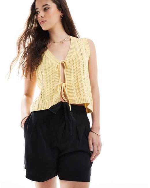 Vero Moda Losse Short Met Hoge Taille En Strikdetail in het Black