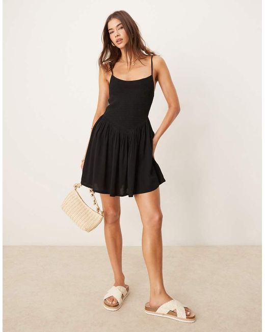 Vestido Playero Corto Fruncido De ASOS de color Black