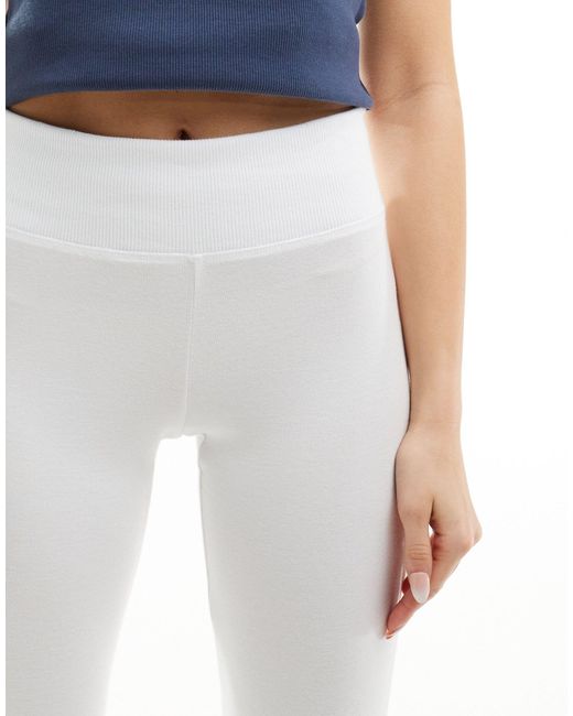 Pantalon évasé à taille haute Bershka en coloris White
