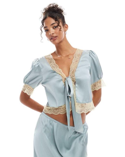 Top Con Lazada En La Parte Delantera De Satén Y Encaje De (Parte De Un Conjunto) ASOS de color Blue