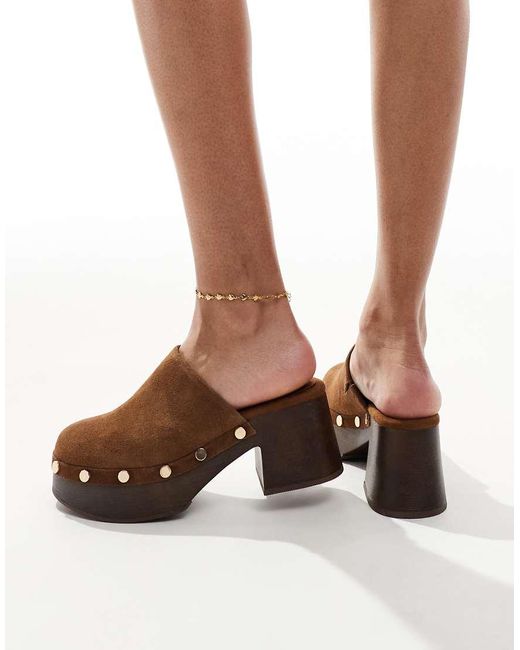 Stradivarius Klompen Met Studs in het Brown
