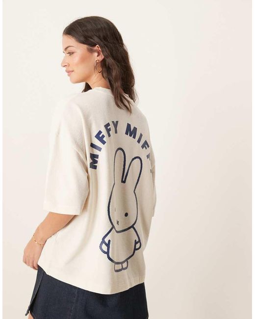 T-Shirt Oversize Squadrata Color Pietra Testurizzata A Nido D'Ape Con Stampa Di Miffy di ASOS in Natural