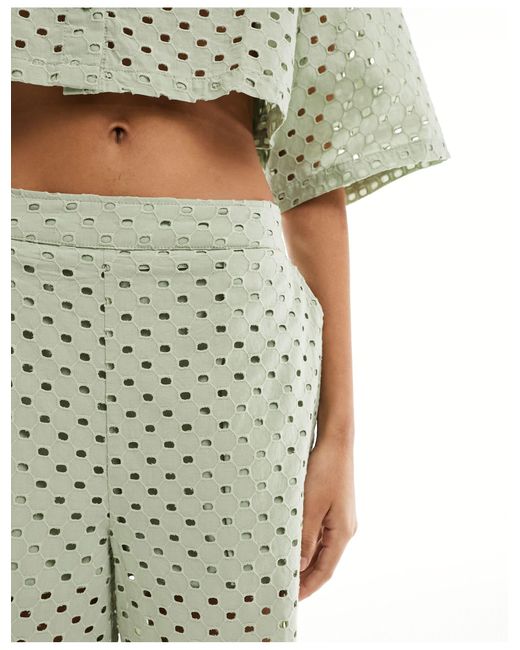 Pantalones culotte con bordado inglés ASOS de color Green