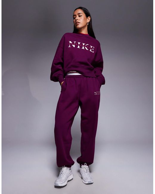 Nike Purple – gym life swoosh – oversize-jogginghose