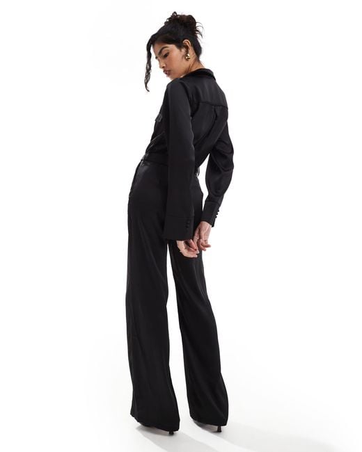 Pretty Lavish Black – utility-jumpsuit aus satin
