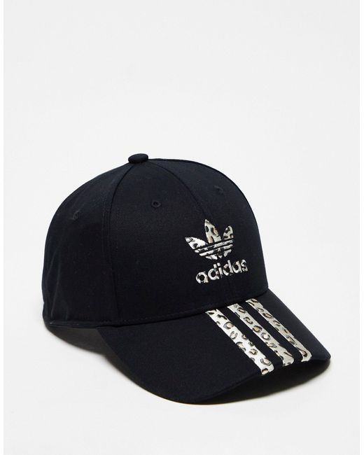 Leopard luxe - cappellino con dettagli leopardati di Adidas Originals in Blue