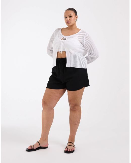 Top noué sur l'avant en maille crochetée ONLY en coloris White