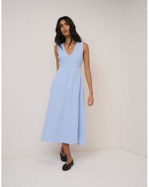 Nobody's Child Blue Ruched Sleeveless Audrey Midi Dress