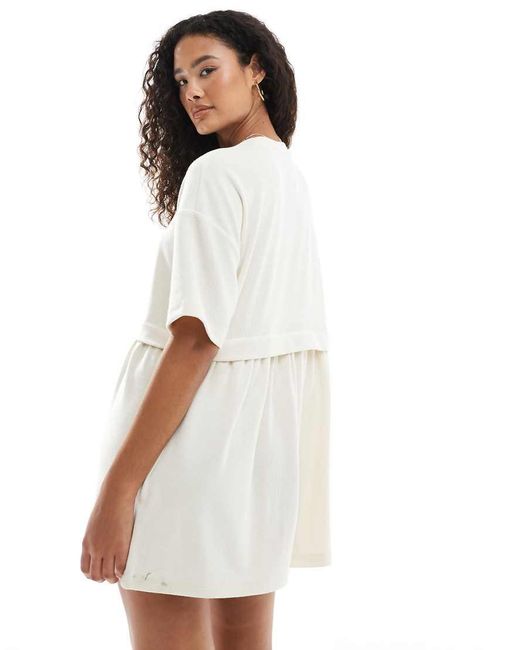 Vestito Grembiule A Maniche Corte Écru A Strati di Miss Selfridge in White