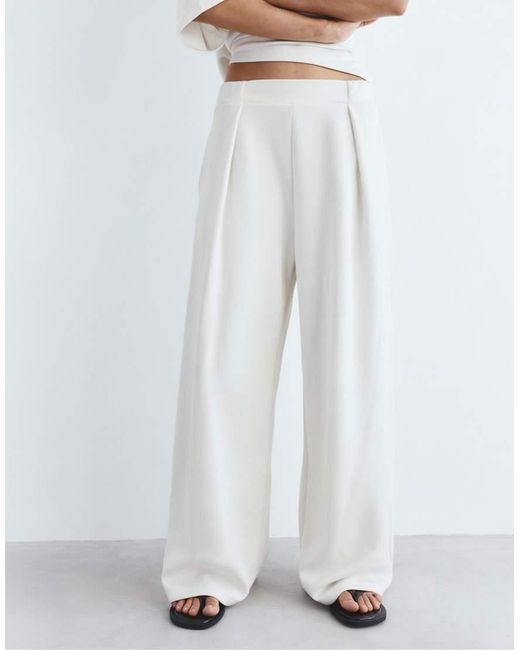 Pull&Bear White Wide-Leg Darted Trousers