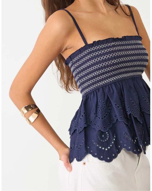 Stradivarius Blue – besticktes oberteil