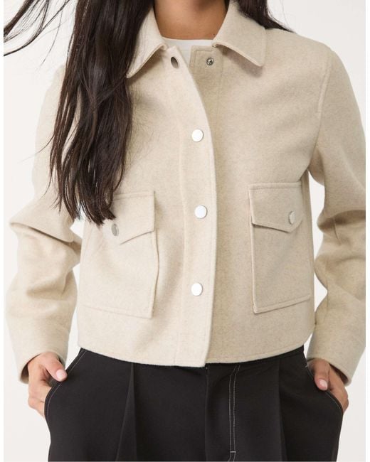 Stradivarius White – kurze, weiche jacke