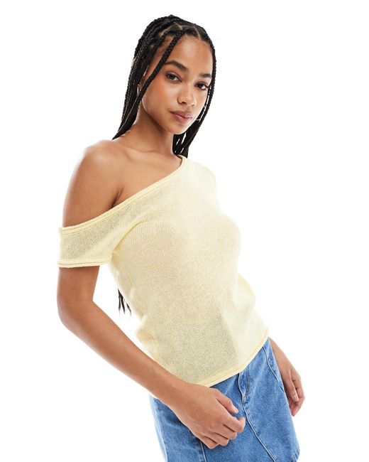 Top asymétrique en maille - beurre ASOS en coloris Yellow