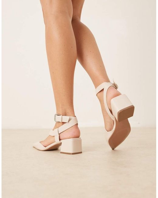 Skye di ASOS in Natural
