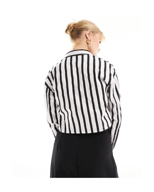 Chemise courte rayée avec liens noués à l'avant - noir et blanc ASOS en coloris White