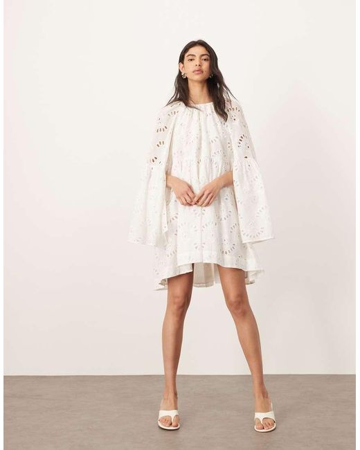 ARRANGE Oversized Aangerimpelde Mini Jurk Van Organdi Broderie in het Natural
