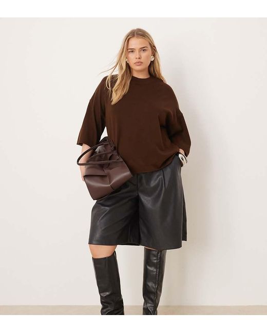 Pantalones Cortos De Corte Alargado Cuero Sintético De Asos Design Curve ASOS de color Brown