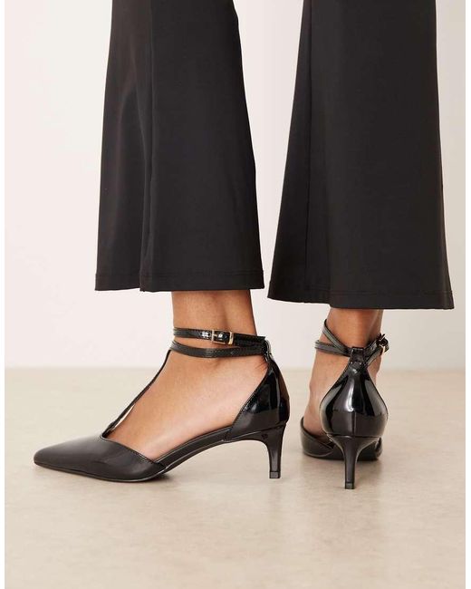 Zapatos Negros De Tacón Bajo De Charol Tosha De Raid de color Black