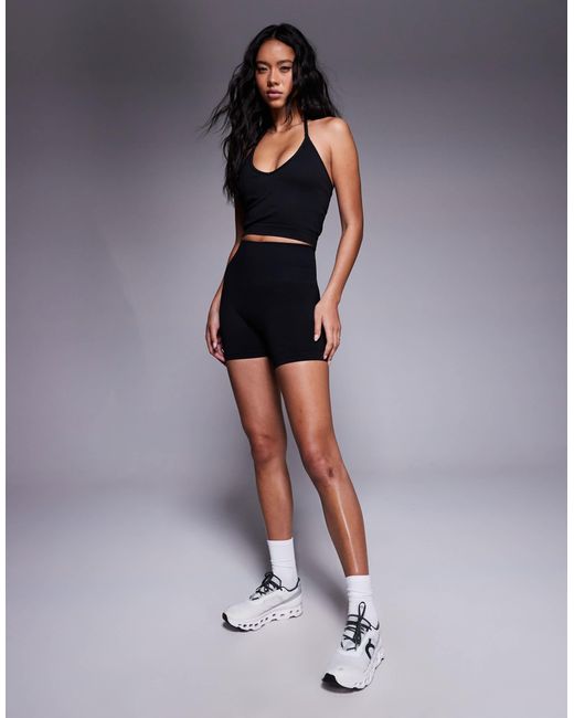 4505 Black Seamless Halter Neck Vest With Inner Bra