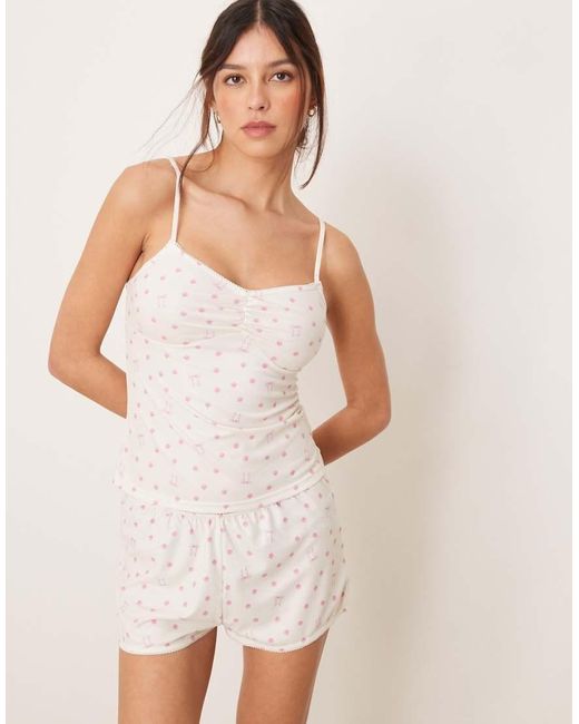 Completo Con Pantaloncini E Canottiera Taglio Lungo di Loungeable in White