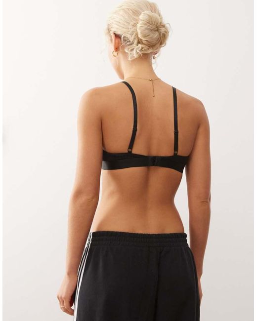 Bralette Triangular De Canalé De Monki de color White