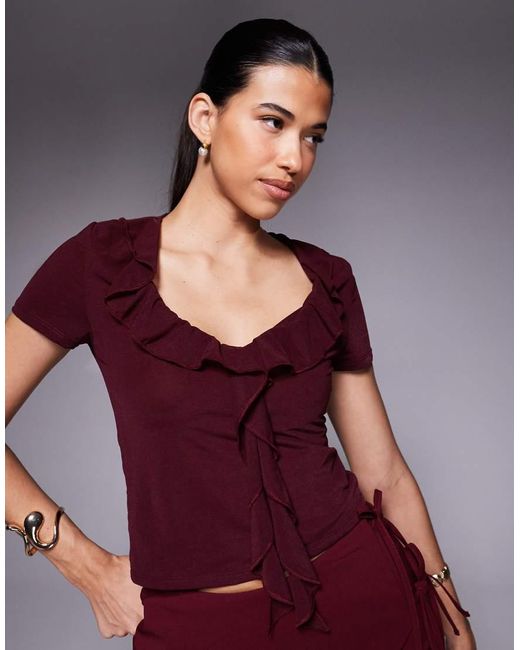 Top A Maniche Corte Semitrasparente Color Mora Con Scollo A V E Volant di ASOS in Purple