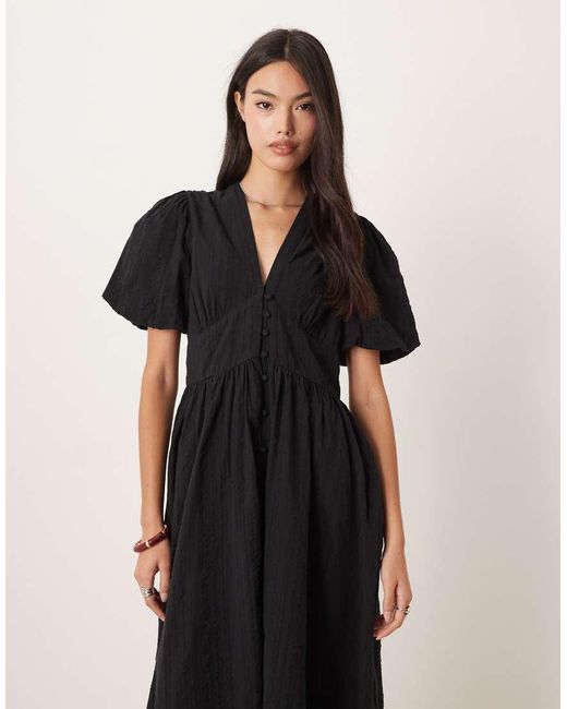 Nobody's Child Black Starlight V-neck Puff Sleeve Seersucker Midi Dress