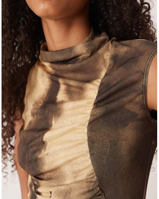 Robe mi-longue à imprimé taches avec détails froncés et drapés sur le devant - marron ASOS en coloris Brown
