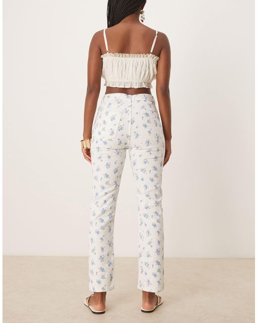 Jean droit à taille mi-haute et imprimé fleurs ASOS en coloris Natural