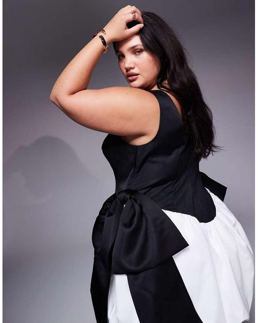 Curve di ASOS in Black