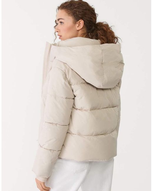 Stradivarius Gewatteerd Puffer Jack Met Capuchon in het Natural