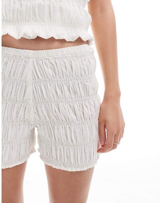 Pantalones Cortos Playeros Blancos Fruncidos Exclusivos De Esmee esmé studios de color White