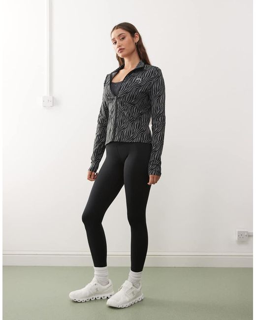 OOSC Black Infinite Cropped Zipped Jacket