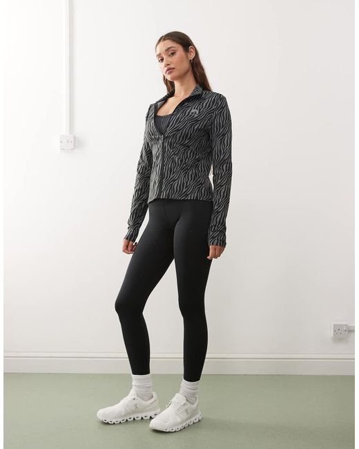 OOSC Black Infinite Cropped Zipped Jacket
